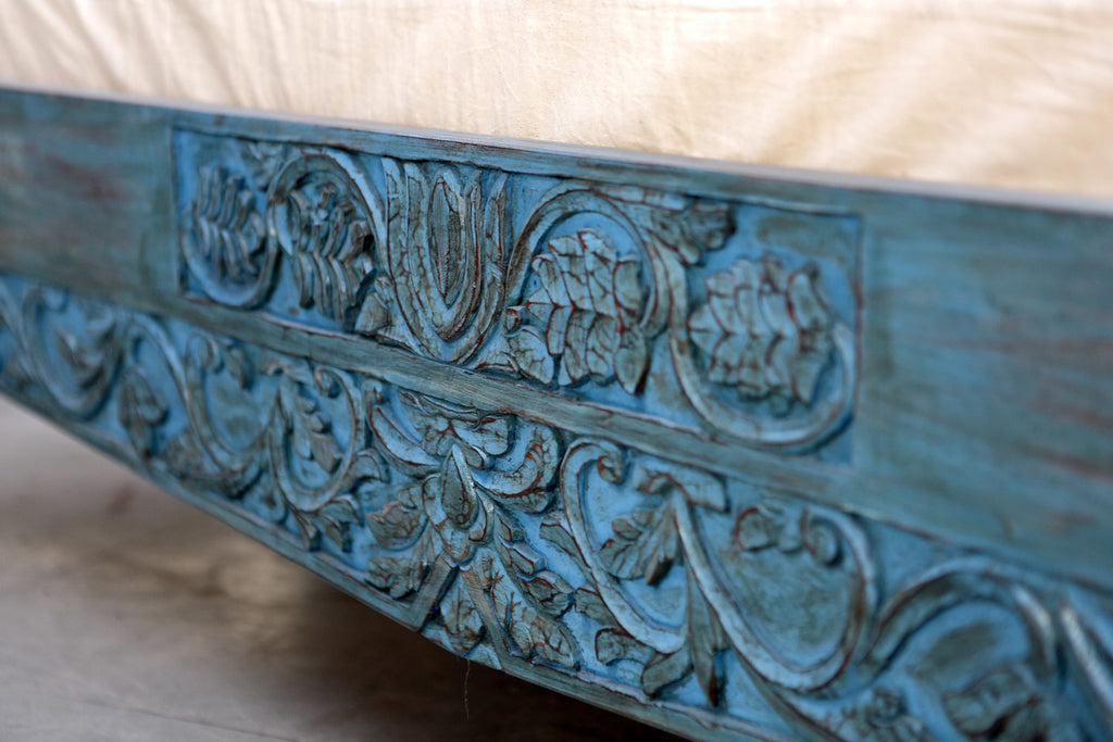 Bali Carved Daybed (Turquoise)