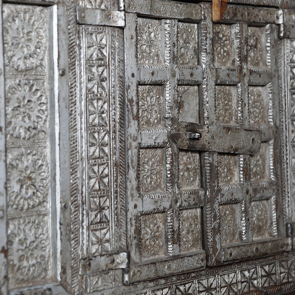 Silver Tribal Damachiya Console