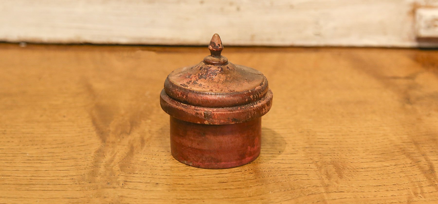 Petite Aged Red Tikka Box