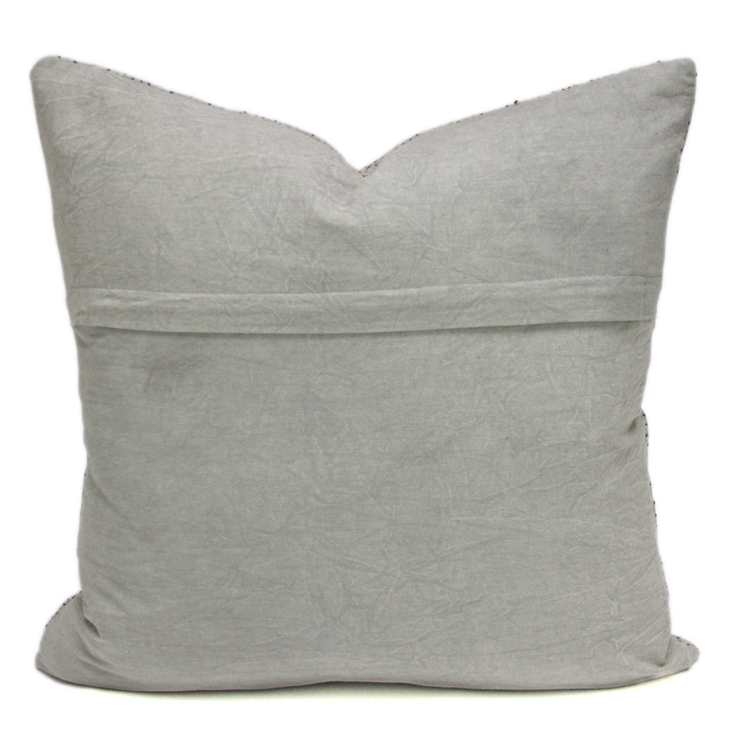 Small Dark Gray Filanan Gudari