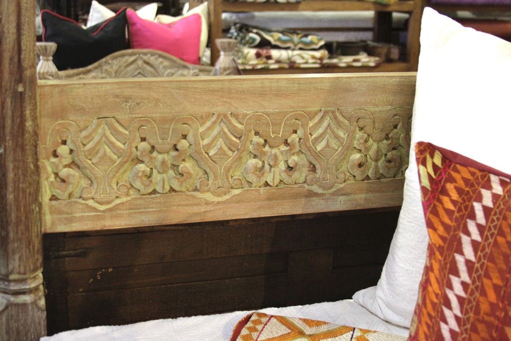 Outstanding Canopy Teak Daybed