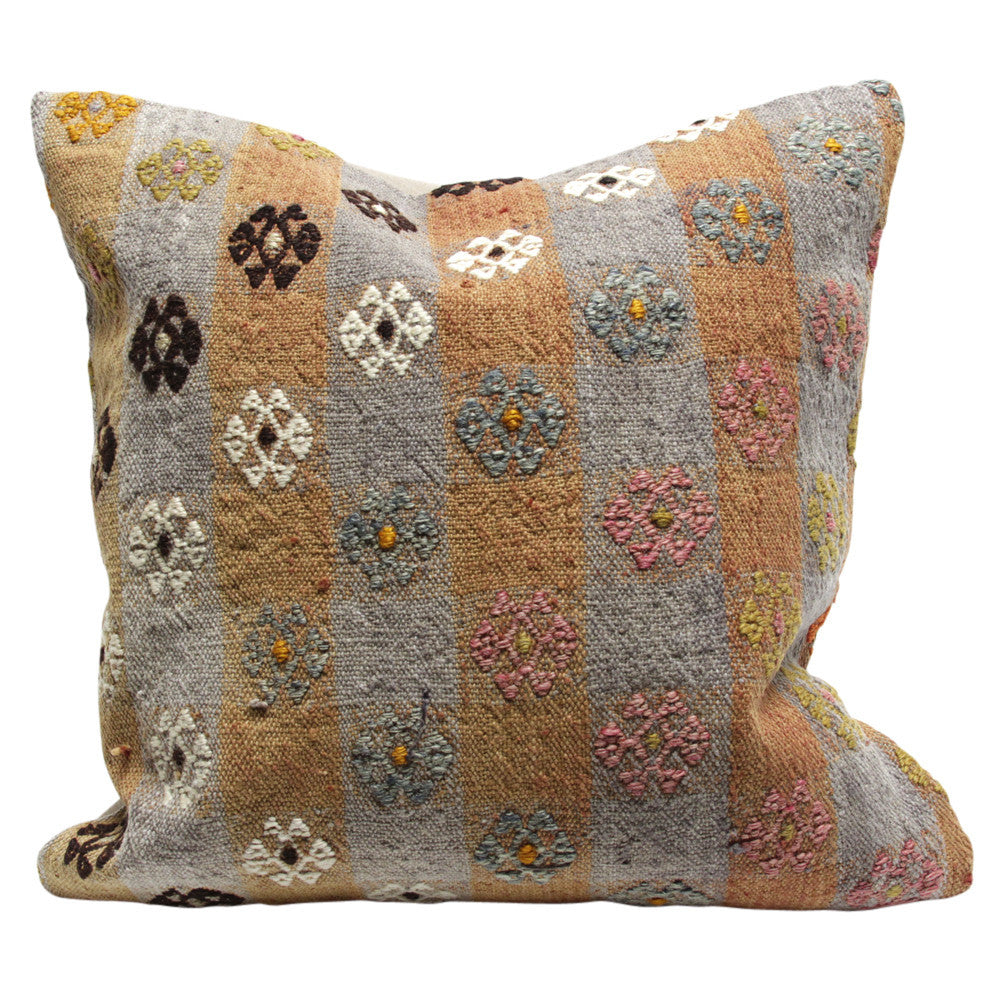 Kilim Sandikli Pillow